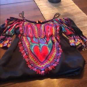 VOOM Off the shoulder top ❤️